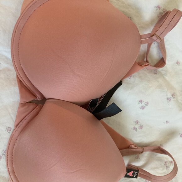 NWOT Victoria Secrets Bra Size 34B - Picture 2 of 3